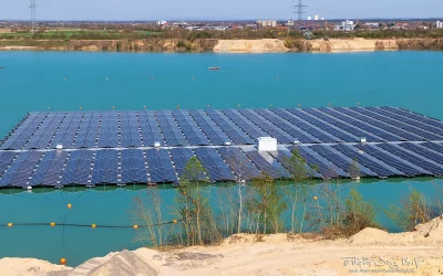Solaranlage schwimmt auf dem Rodgau-See